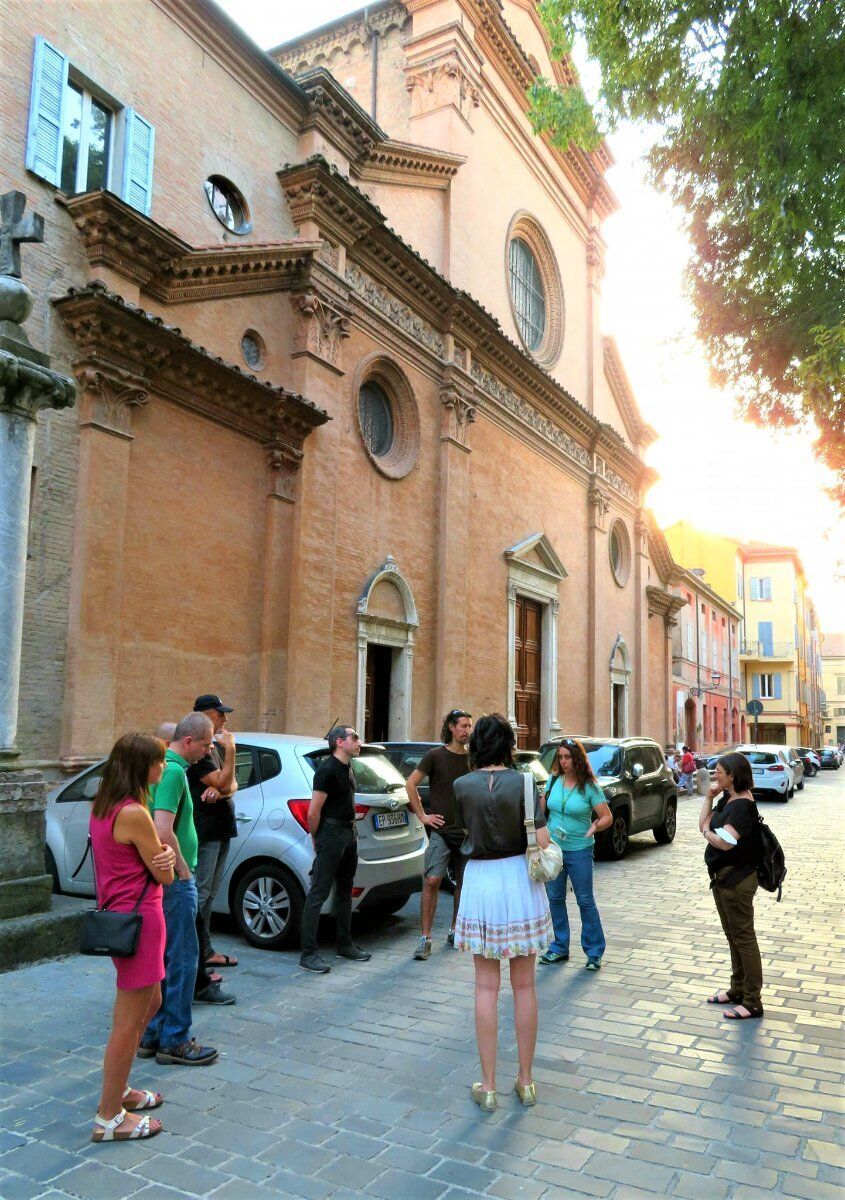 Passeggiata Serale a Modena, la Città Estense d’Acqua e di Pietra Passeggiata Serale a Modena, la Città Estense d’Acqua e di Pietra desktop picture
