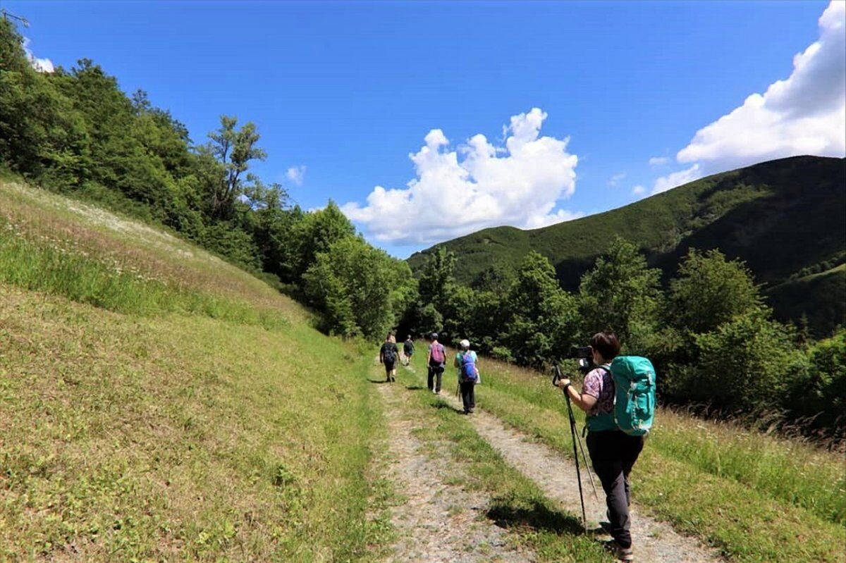 Trekking a Fiumalbo, “Città d’Arte” dell'Appennino Modenese Trekking a Fiumalbo, “Città d’Arte” dell'Appennino Modenese desktop picture