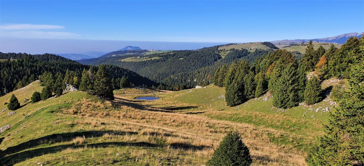 Due Giorni di Avventure in Lessinia: Tra Camminate e Orienteering nella Natura Due Giorni di Avventure in Lessinia: Tra Camminate e Orienteering nella Natura desktop picture