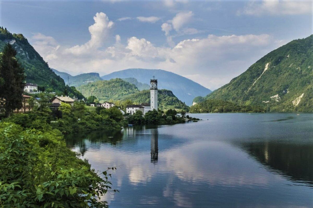 Escursione al Lago del Corlo, il Fiordo Norvegese del Veneto desktop picture