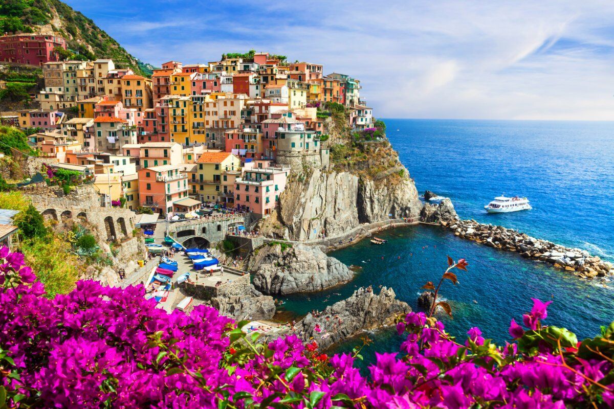 Manarola con Vista: Camminata lungo la Cresta di Costa Corniolo - MATTINA desktop picture