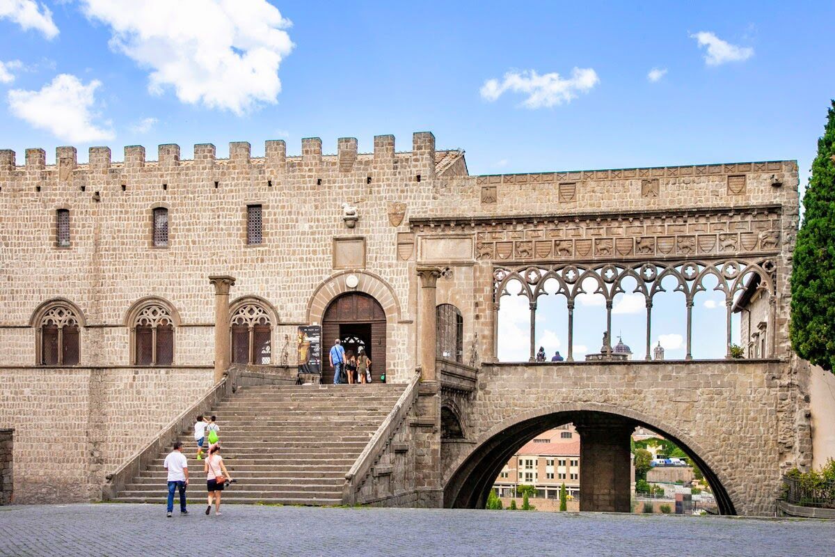 Visita Guidata di Viterbo: Città dei Papi e delle Fontane desktop picture