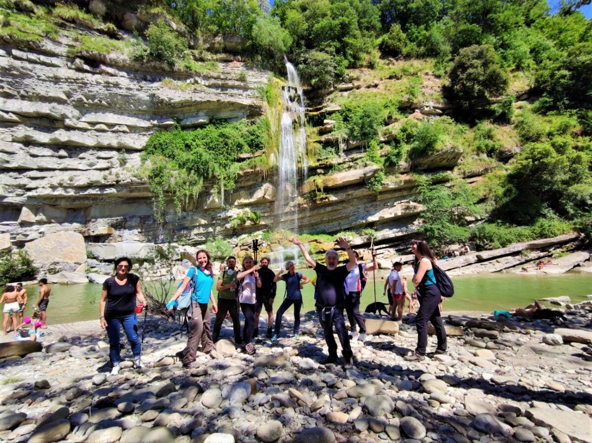 Trekking alla fragorosa Cascata di Moraduccio Trekking alla fragorosa Cascata di Moraduccio desktop picture