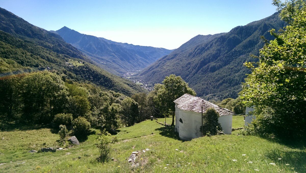 Vonzo e i Borghi Alpini: Trekking tra i Tesori dei Monti Piemontesi desktop picture