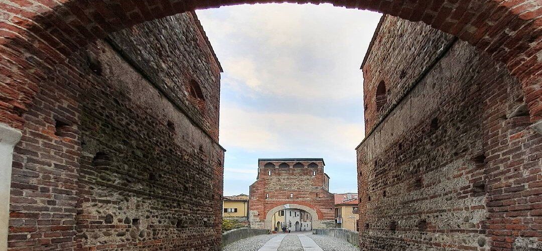 Tour nella Storia Millenaria: Il Borgo Brianzolo di Vimercate Tour nella Storia Millenaria: Il Borgo Brianzolo di Vimercate desktop picture