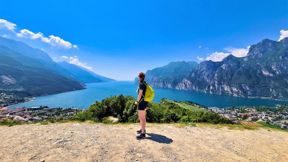 Yoga e Passeggiata panoramica tra i Forti del Monte Brione desktop picture