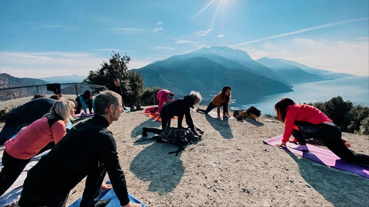 Yoga e Passeggiata panoramica tra i Forti del Monte Brione desktop picture