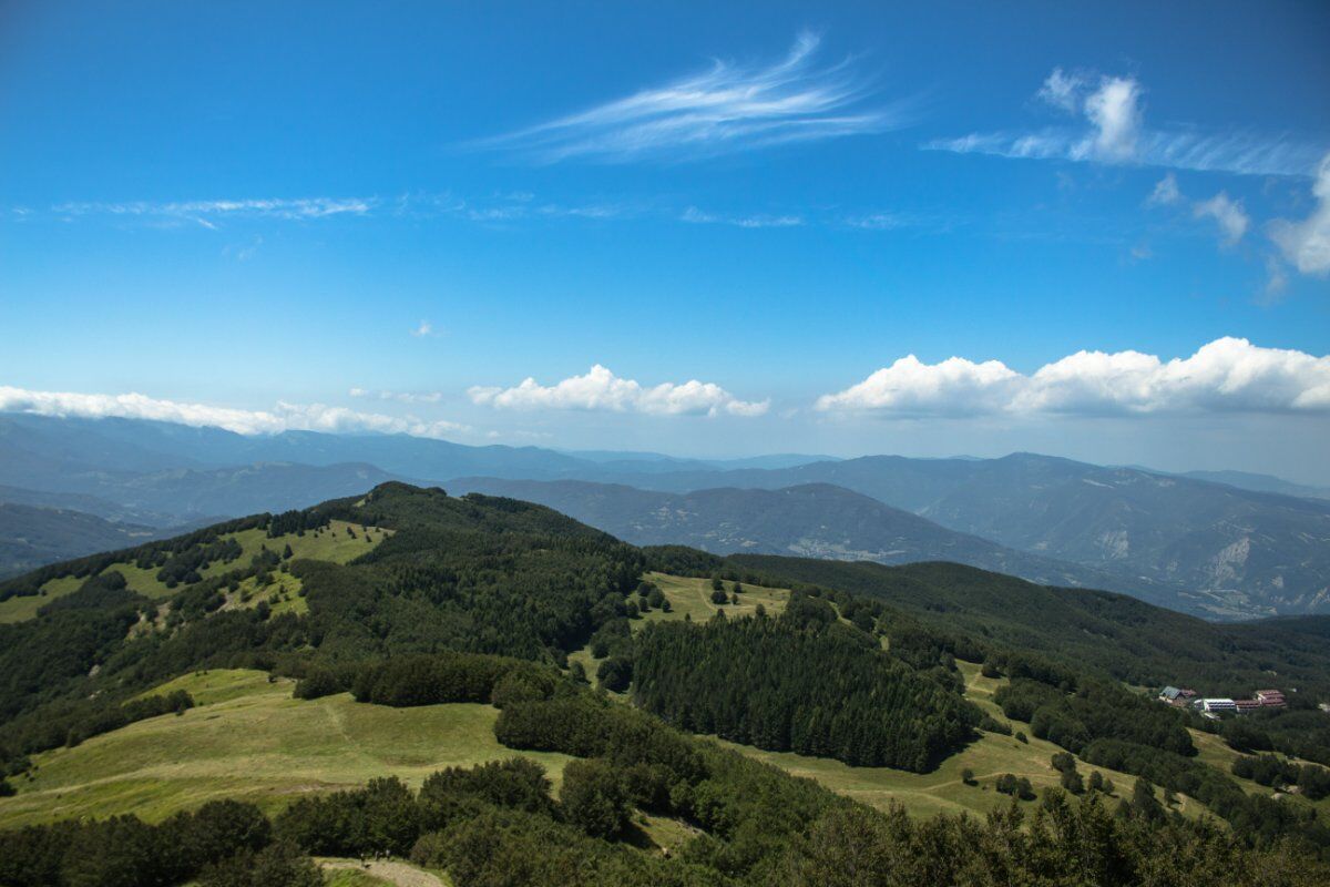 Trekking e Yoga tra il Lago Calamone e il Monte Ventasso desktop picture