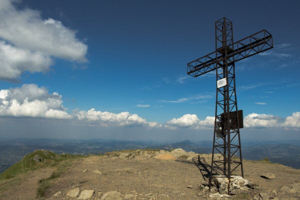 Trekking e Yoga tra il Lago Calamone e il Monte Ventasso desktop picture