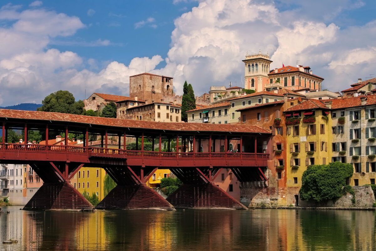 Tour Guidato nella Storia a Bassano del Grappa: Dal Medioevo alla Grande Guerra desktop picture