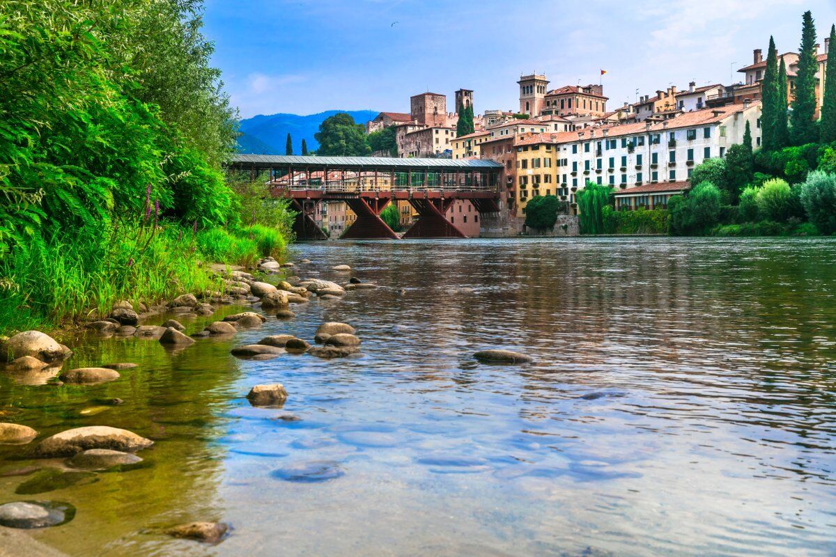 Tour Guidato nella Storia a Bassano del Grappa: Dal Medioevo alla Grande Guerra desktop picture