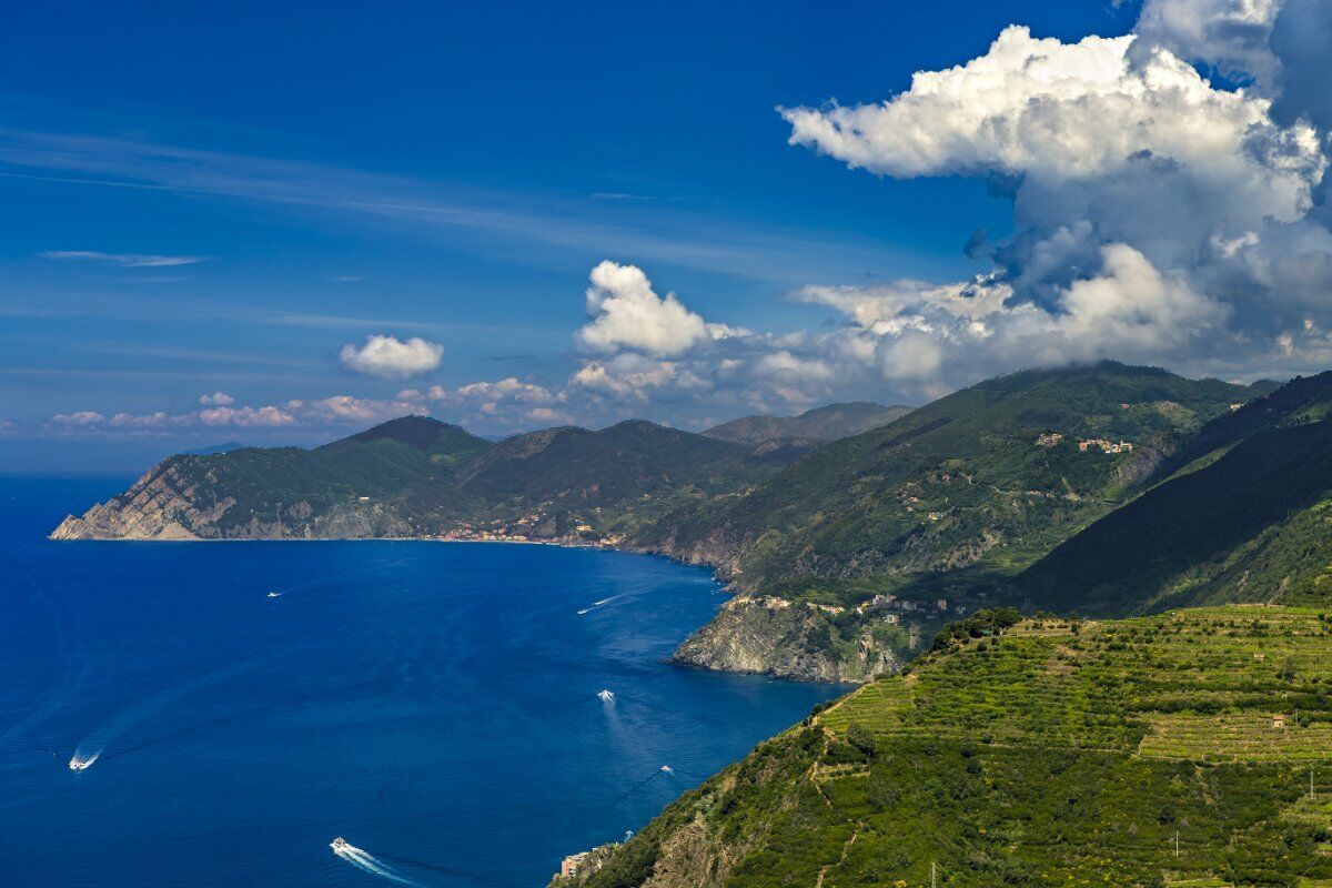 Il Santuario di Montenero e Lemmen: Lungo i Sentieri della Costa Ligure - POMERIGGIO desktop picture