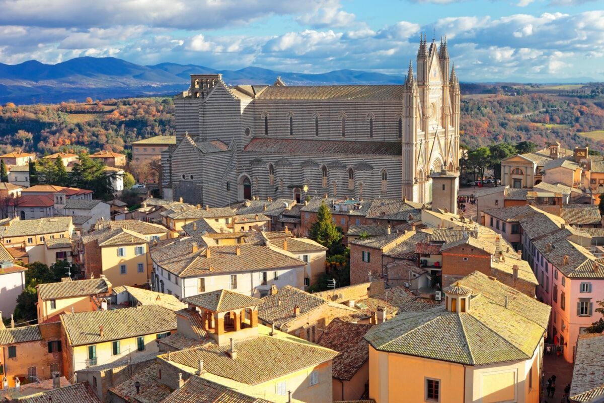 Visita Guidata dell'Antico Borgo di Orvieto, un Viaggio nel Tempo desktop picture