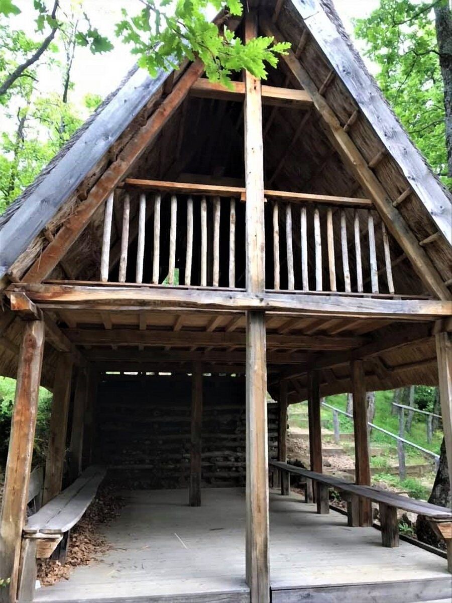 Escursione sul Monte Bibele: tra storia e antiche testimonianze Escursione sul Monte Bibele: tra storia e antiche testimonianze desktop picture