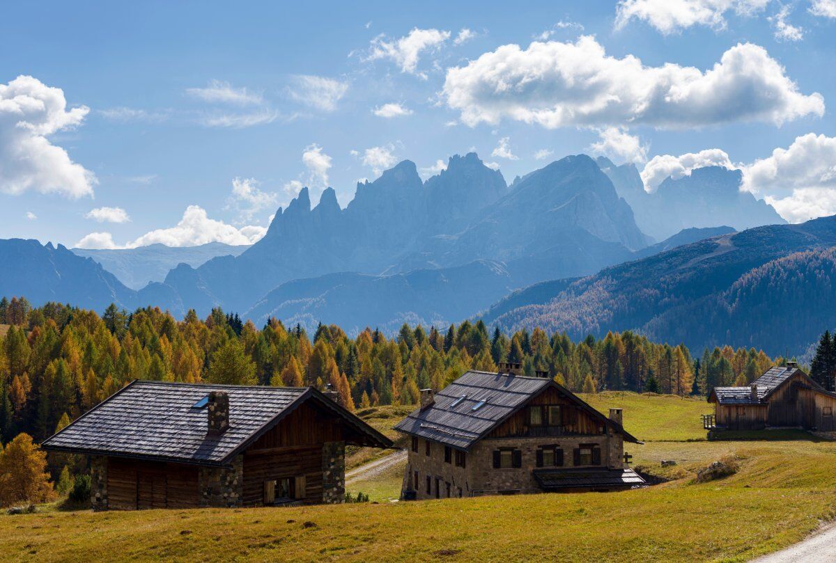 Escursione tra i Superbi Panorami delle Pale di San Martino desktop picture