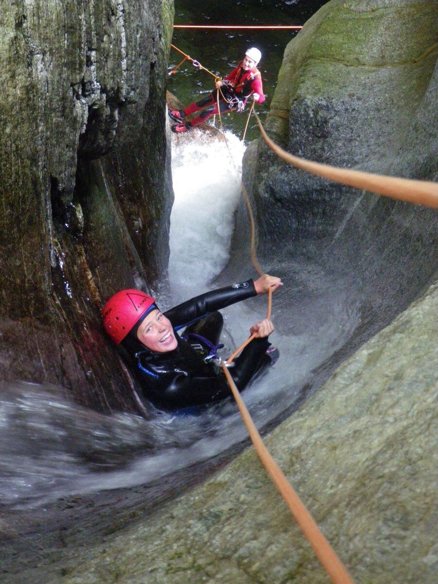 Un Avvincente Canyoning per Principianti in Val Bianca desktop picture