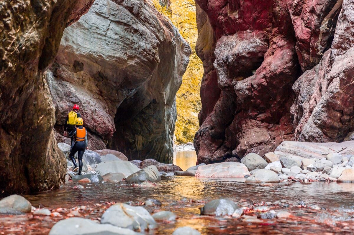Avventura Fluviale tra le Gole degli Stretti di Giaredo Avventura Fluviale tra le Gole degli Stretti di Giaredo desktop picture