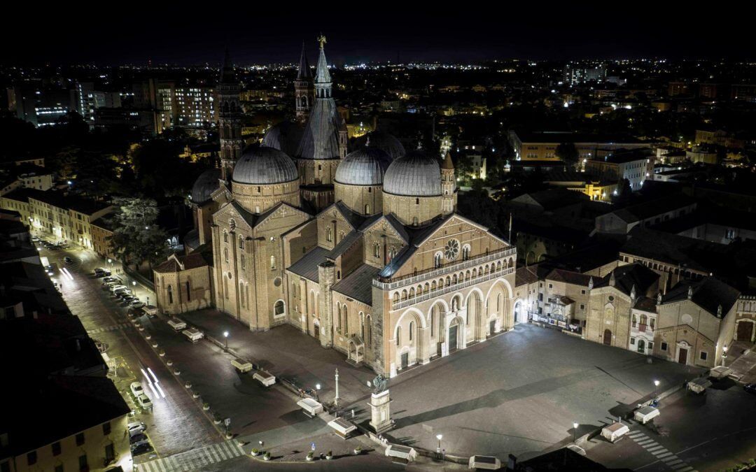 Tre Donne e un Fantasma: Tour nella Padova Misteriosa Tre Donne e un Fantasma: Tour nella Padova Misteriosa desktop picture