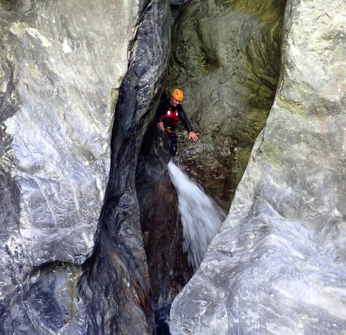 Canyoning Adrenalinico sulle Acque del Torrente Palvico - MATTINA desktop picture