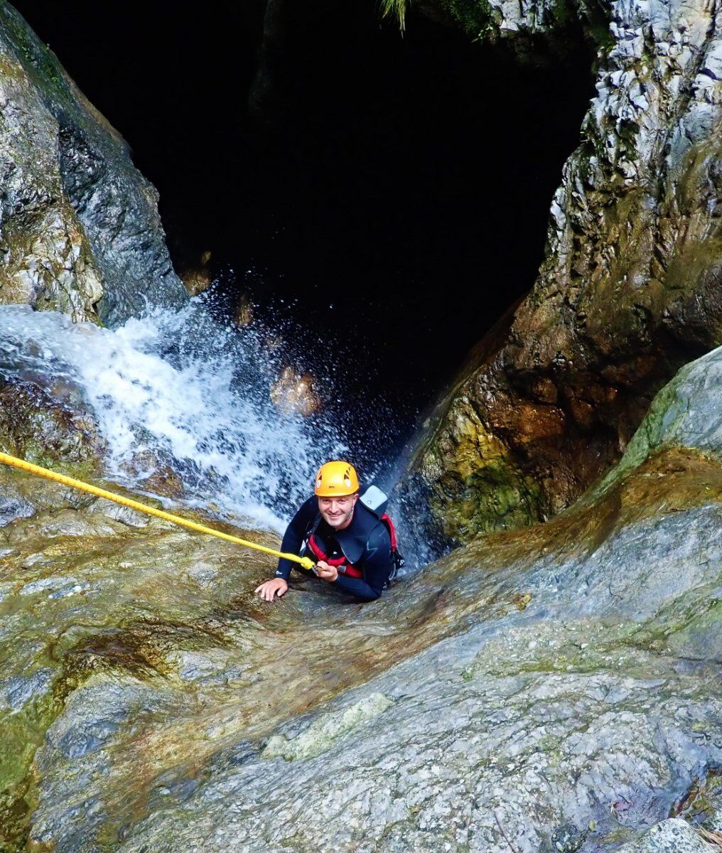 Canyoning Adrenalinico sulle Acque del Torrente Palvico - MATTINA desktop picture