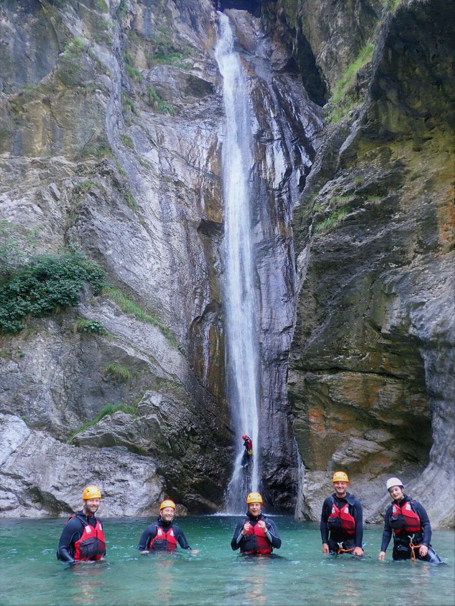 Canyoning Adrenalinico sulle Acque del Torrente Palvico - MATTINA desktop picture