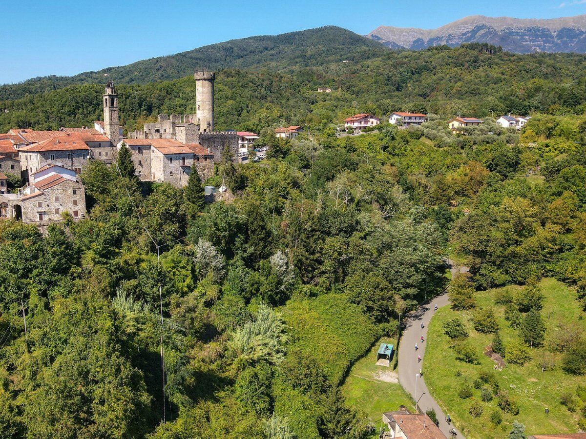 E-Bike Tour alla Scoperta del Medioevo in Lunigiana (E-Bike Inclusa) E-Bike Tour alla Scoperta del Medioevo in Lunigiana (E-Bike Inclusa) desktop picture