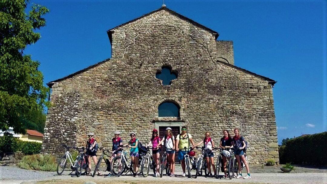 E-Bike Tour alla Scoperta del Medioevo in Lunigiana (E-Bike Inclusa) desktop picture