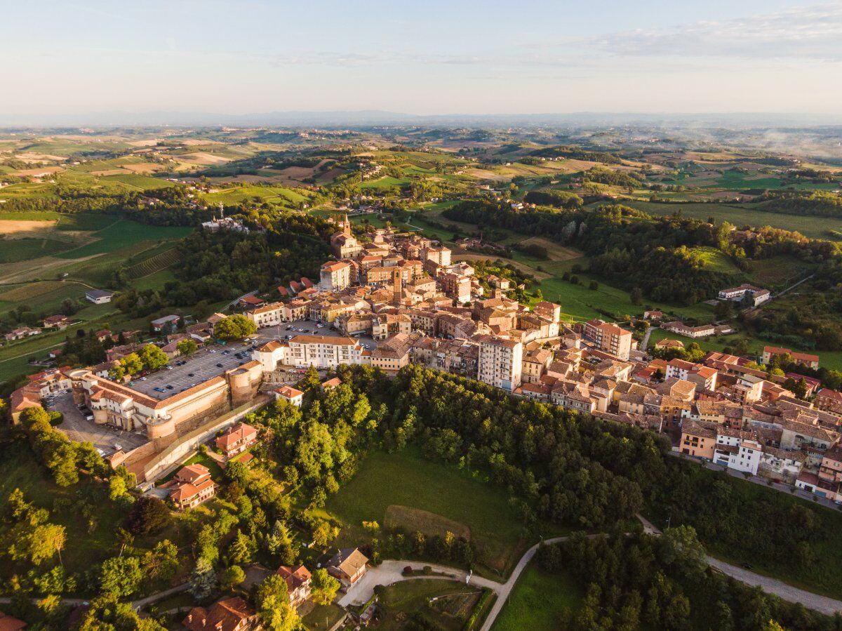 Da Moncalvo a Penango, due Borghi Dipinti nel Monferrato - POMERIGGIO Da Moncalvo a Penango, due Borghi Dipinti nel Monferrato - POMERIGGIO desktop picture