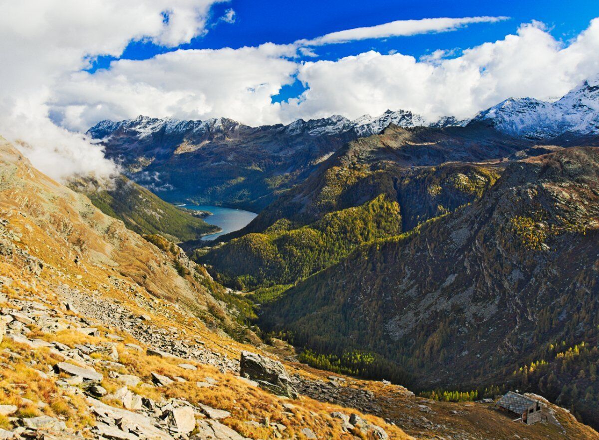 Passeggiata al crepuscolo lungo il Lago di Ceresole Reale desktop picture