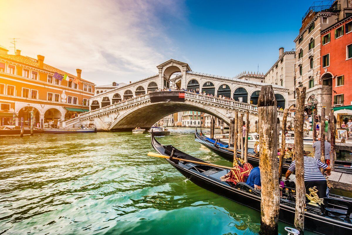 Tour nella Venezia a luci rosse: racconti e misteri delle cortigiane desktop picture