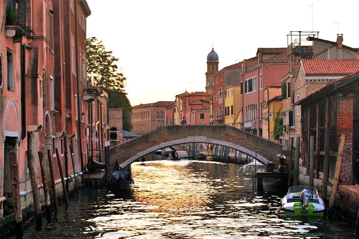 Tour nella Venezia a luci rosse: racconti e misteri delle cortigiane Tour nella Venezia a luci rosse: racconti e misteri delle cortigiane desktop picture
