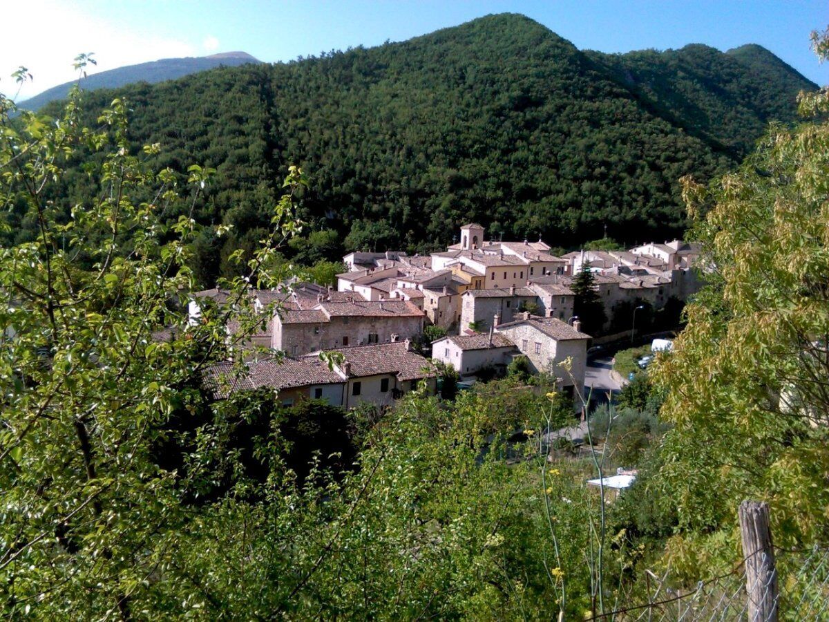 I Tesori Marchigiani: Camminata dalle Sorgenti dell'Esino ad Esanatoglia desktop picture