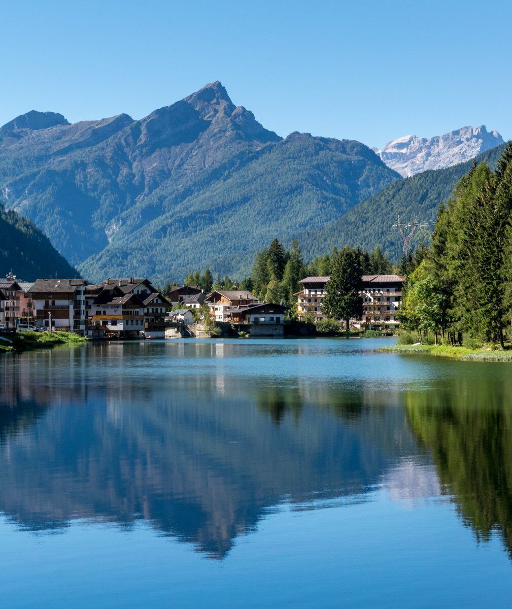 Escursione serale: il lago di Alleghe e la Cascata di Masarè desktop picture