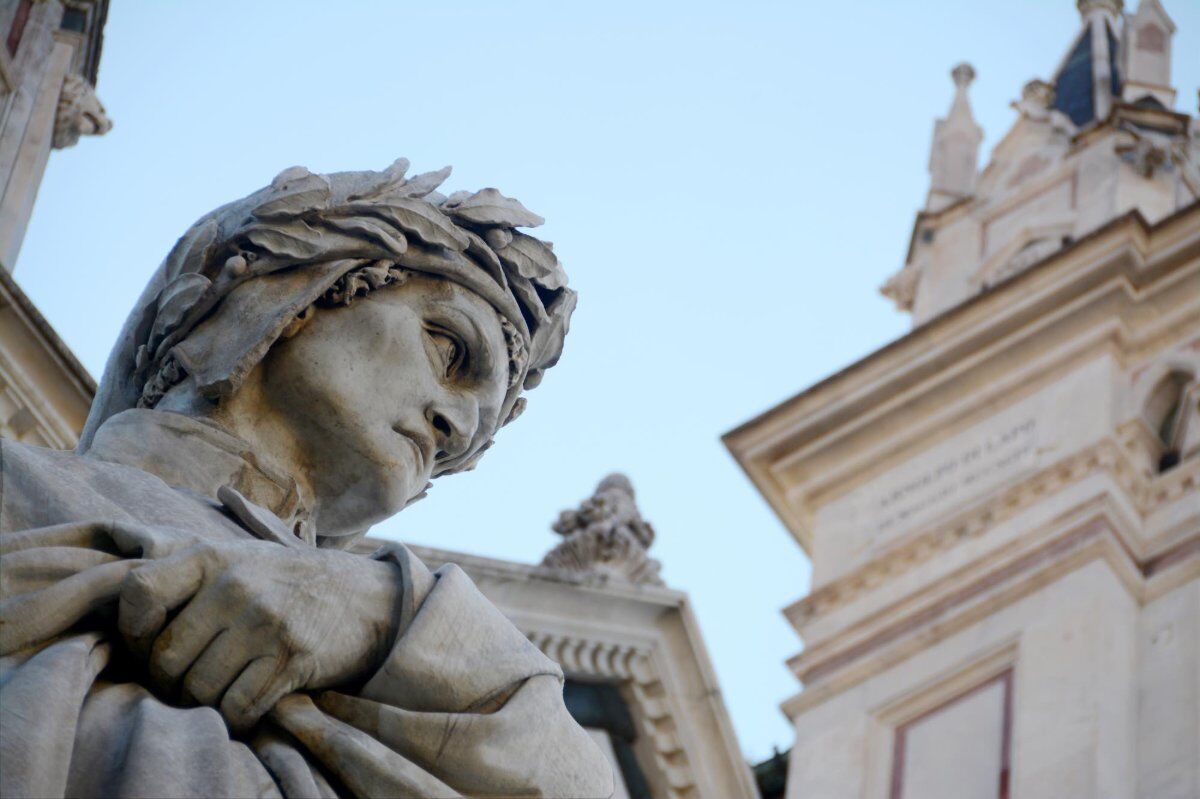 Firenze e Dante Alighieri: Un Tuffo nel Passato per Rievocare il Sommo Poeta desktop picture