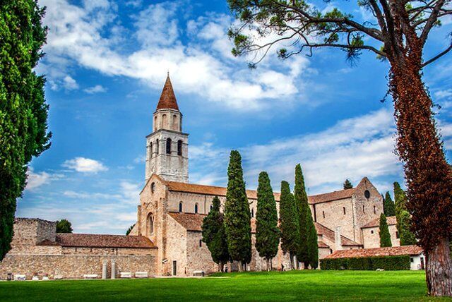 Aquileia, Patrimonio Unesco: Tour Guidato della Città dal Glorioso Passato desktop picture