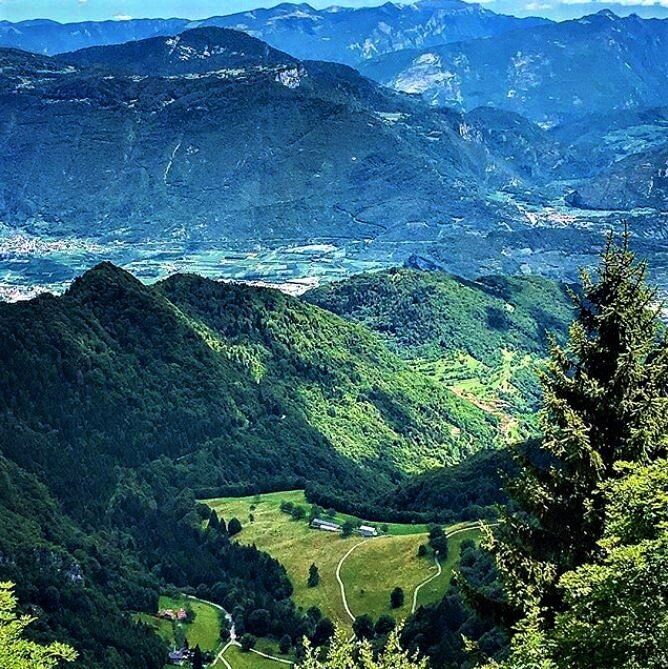 I Pascoli del Cielo: Percorso tra Storia e Natura nei Monti di Ledro desktop picture