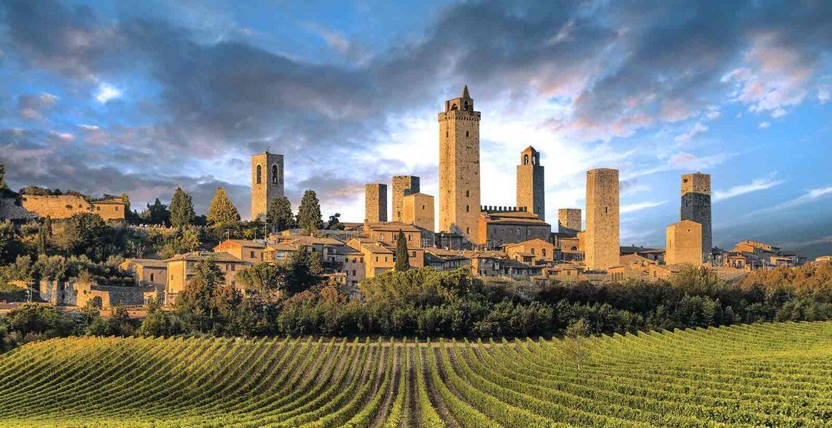 San Gimignano: Un Tour nel Borgo Medievale delle Meraviglie desktop picture