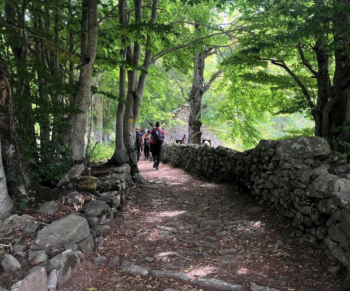 Camminata leggendaria ai piedi del Cimone: le Capanne Celtiche Camminata leggendaria ai piedi del Cimone: le Capanne Celtiche desktop picture