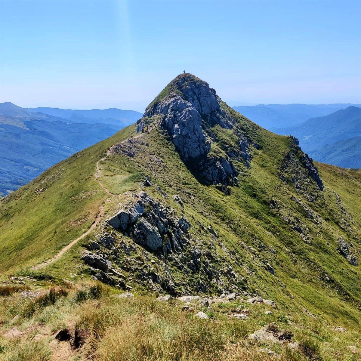 Le Magiche Distese dell'Appennino: Camminata da Abetone a Libro Aperto desktop picture