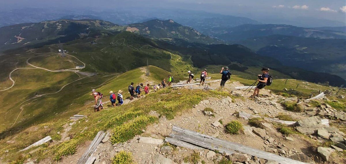 Trekking ad alta quota: il maestoso Monte Cimone Trekking ad alta quota: il maestoso Monte Cimone desktop picture