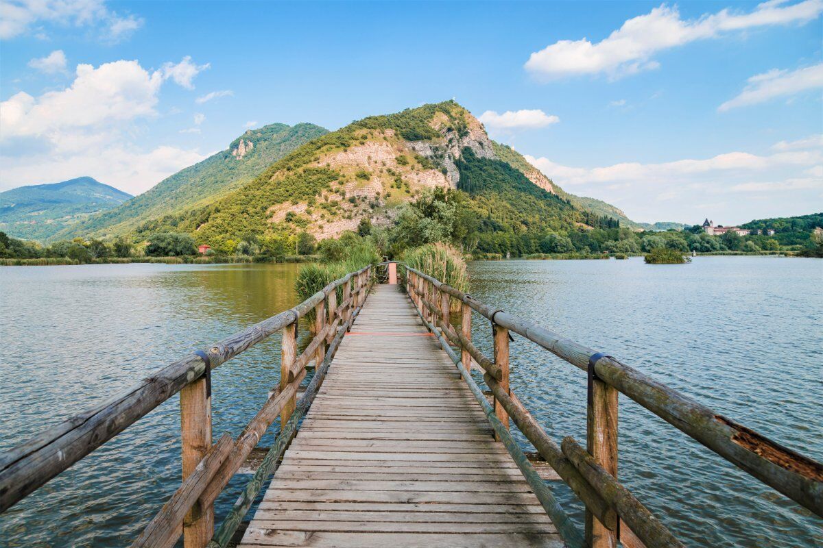 Dolce Passeggiata nella Riserva Naturale delle Torbiere del Sebino desktop picture