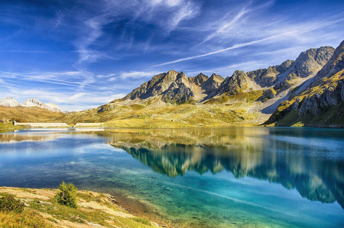 Il Lago Kastel e il Sentiero dei Fiori: Perle Naturalistiche del Piemonte desktop picture