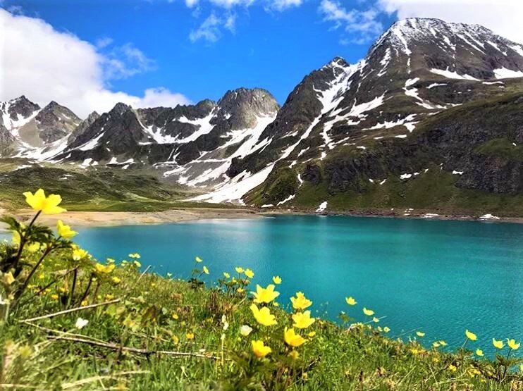 Il Lago Kastel e il Sentiero dei Fiori: Perle Naturalistiche del Piemonte desktop picture