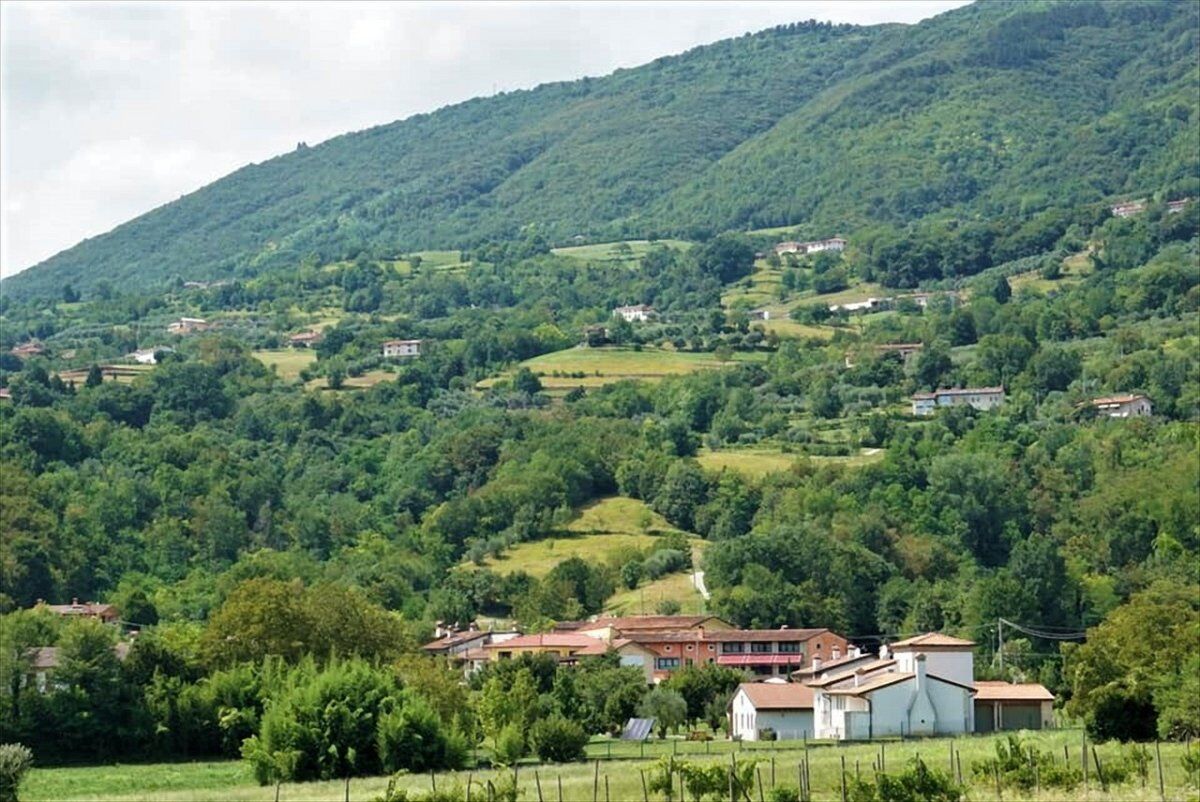 I Gorghi Scuri: un Percorso tra le perle dei colli Vicentini I Gorghi Scuri: un Percorso tra le perle dei colli Vicentini desktop picture