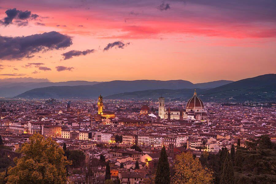 Firenze al Tramonto: Una Passeggiata da Sogno desktop picture