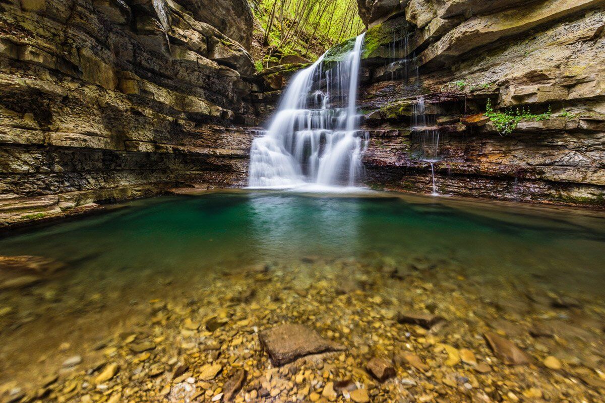 Trekking da Badia Moscheta alle fragorose Cascate del Rio Rovigo desktop picture