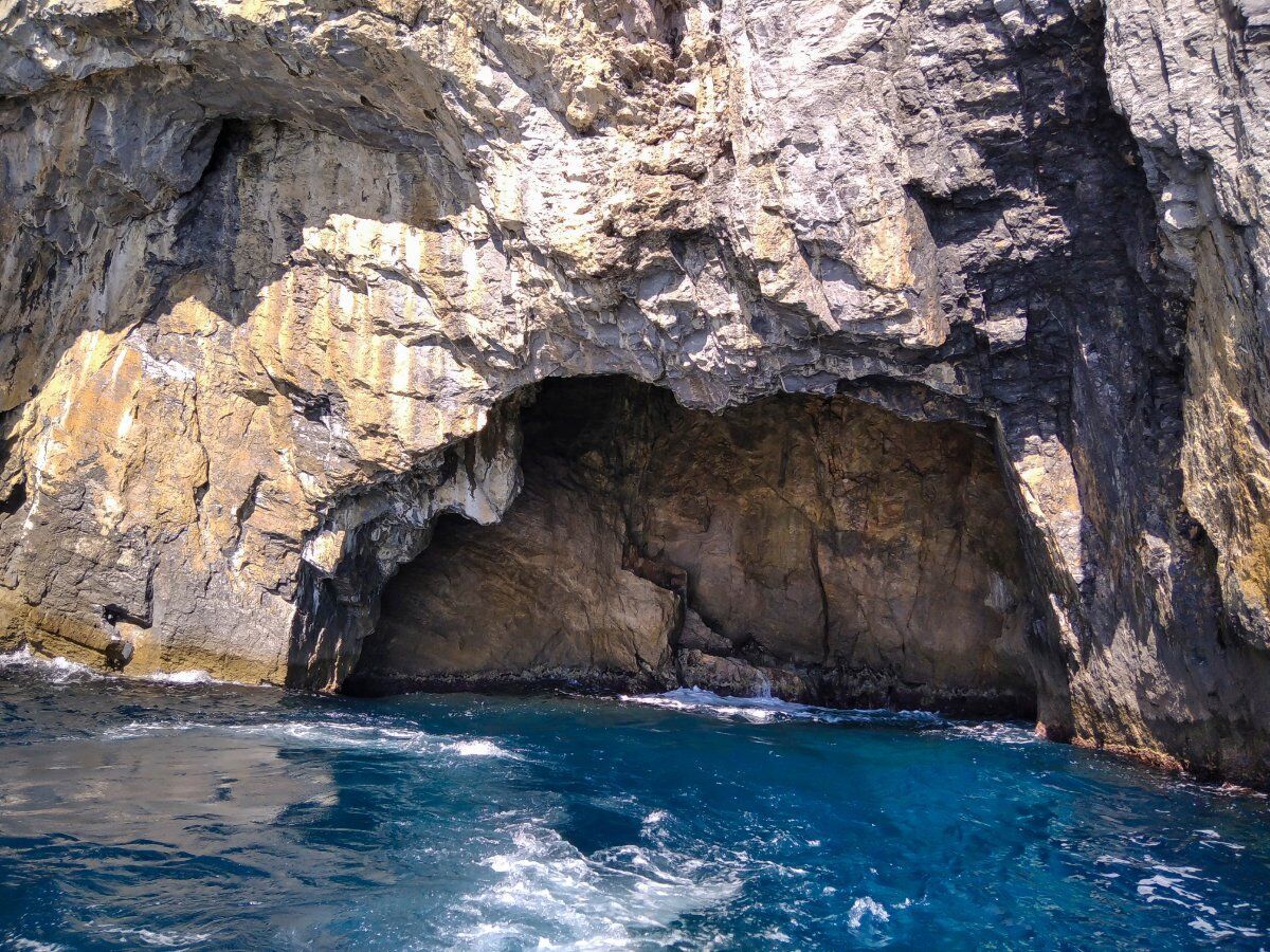L'Anello dell'Isola Palmaria: Perla del Golfo dei Poeti desktop picture