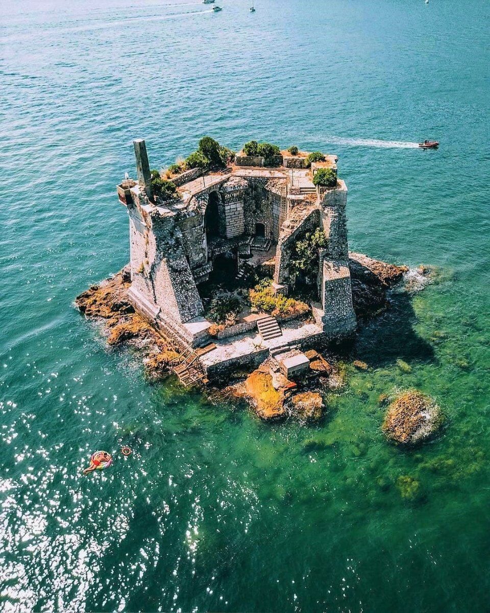 L'Anello dell'Isola Palmaria: Perla del Golfo dei Poeti L'Anello dell'Isola Palmaria: Perla del Golfo dei Poeti desktop picture