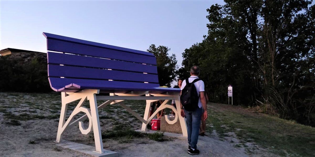 Big Bench Lilla: Passeggiata Serale nel Cuore del Monferrato desktop picture