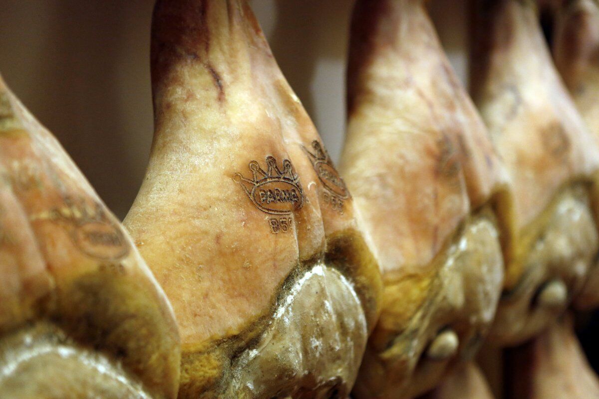 Tour con Degustazione nelle Terre del Prosciutto Crudo di Parma Tour con Degustazione nelle Terre del Prosciutto Crudo di Parma desktop picture